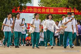 浓眉谈锦标赛淘汰赛：有点像橄榄球周日夜赛 所有人都在关注